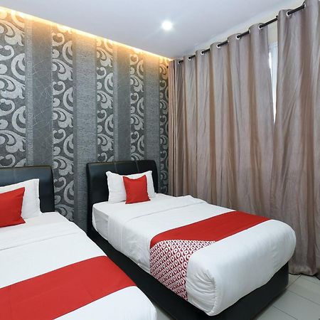 Oyo 89301 Ys Inn Miri Exterior photo