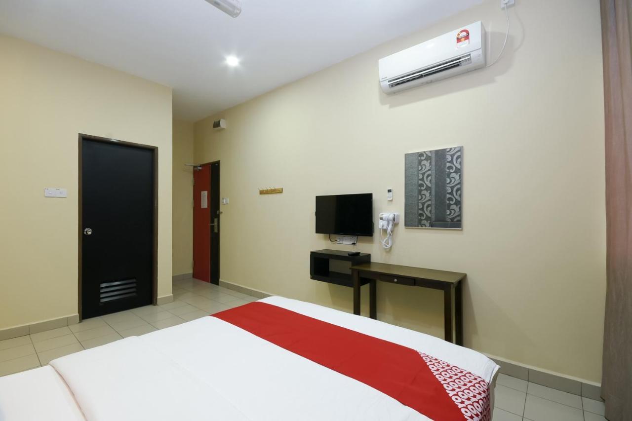 Oyo 89301 Ys Inn Miri Exterior photo