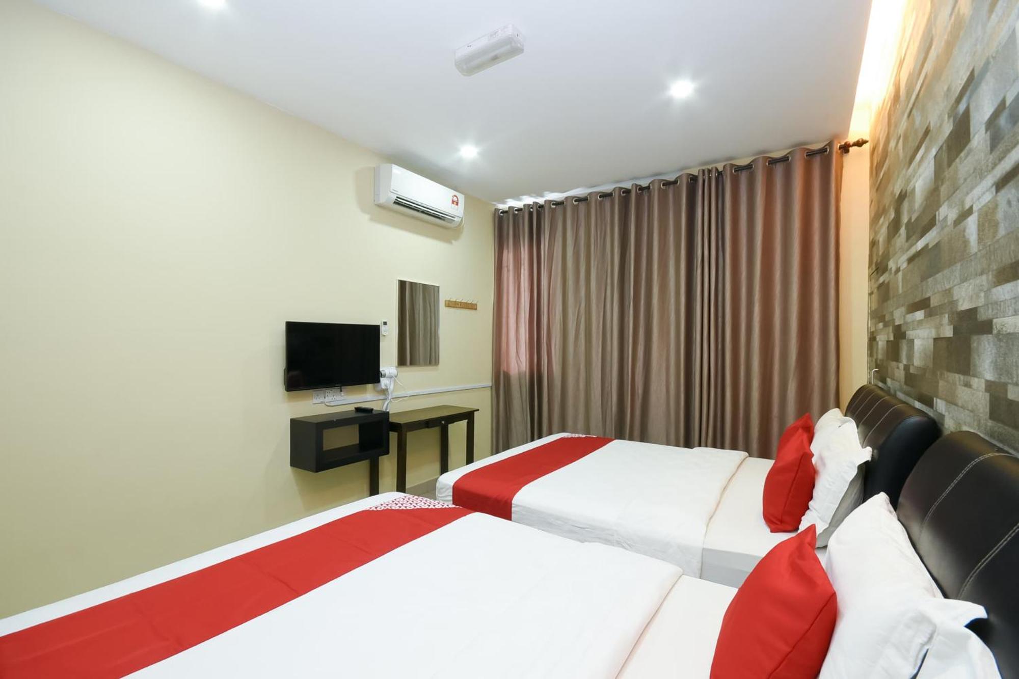 Oyo 89301 Ys Inn Miri Exterior photo
