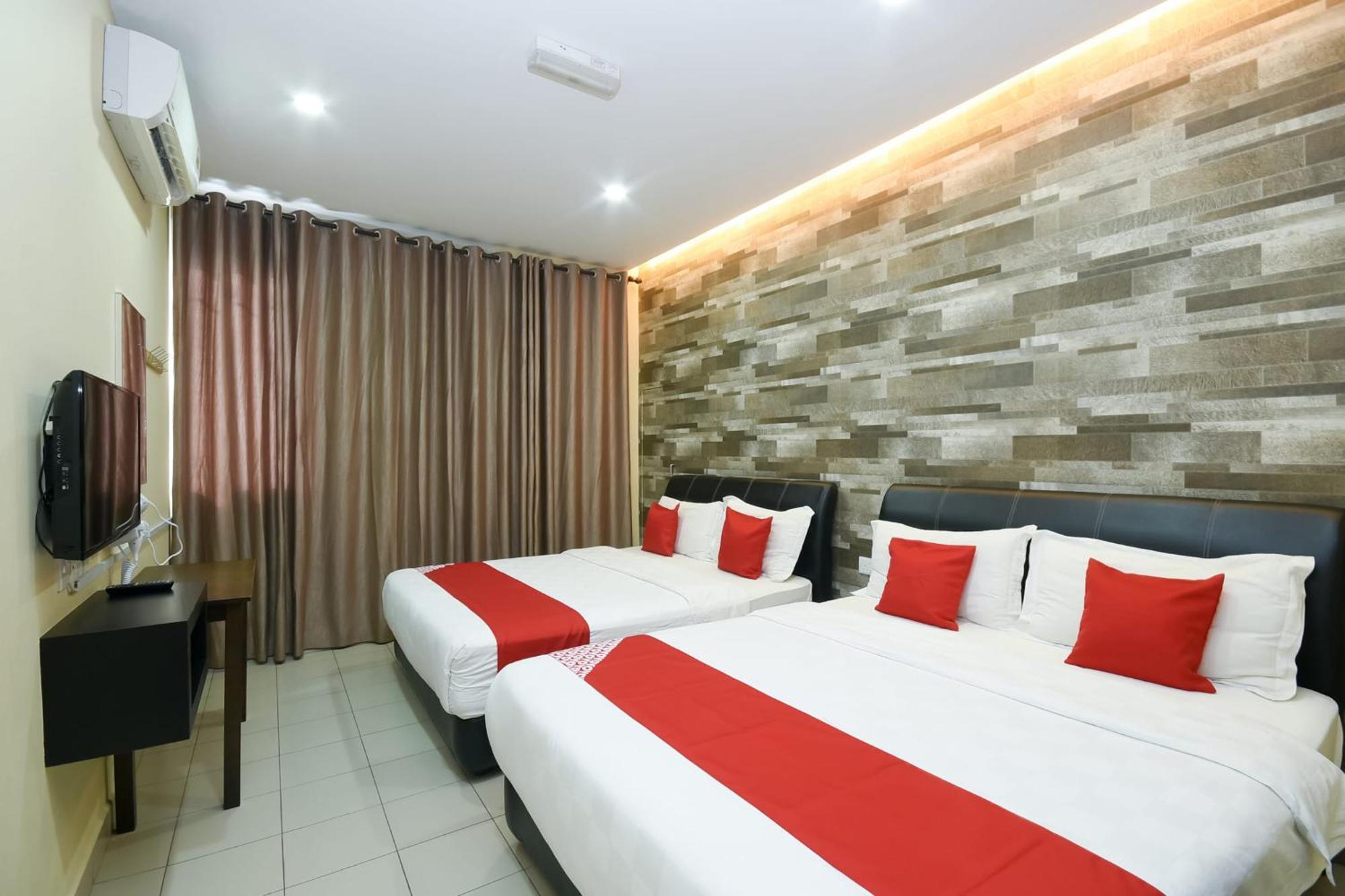 Oyo 89301 Ys Inn Miri Exterior photo