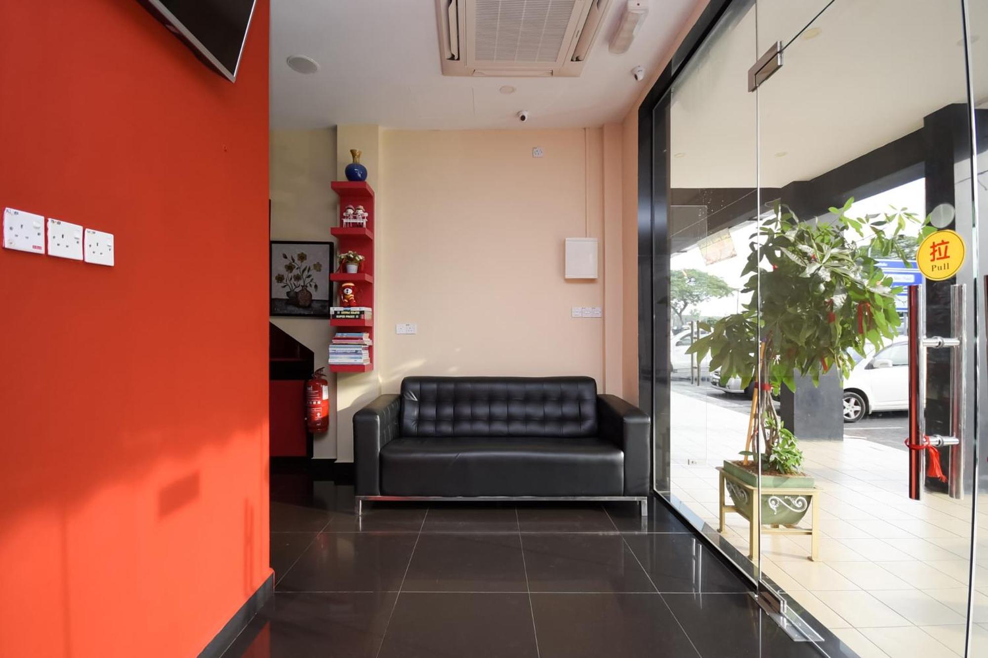 Oyo 89301 Ys Inn Miri Exterior photo