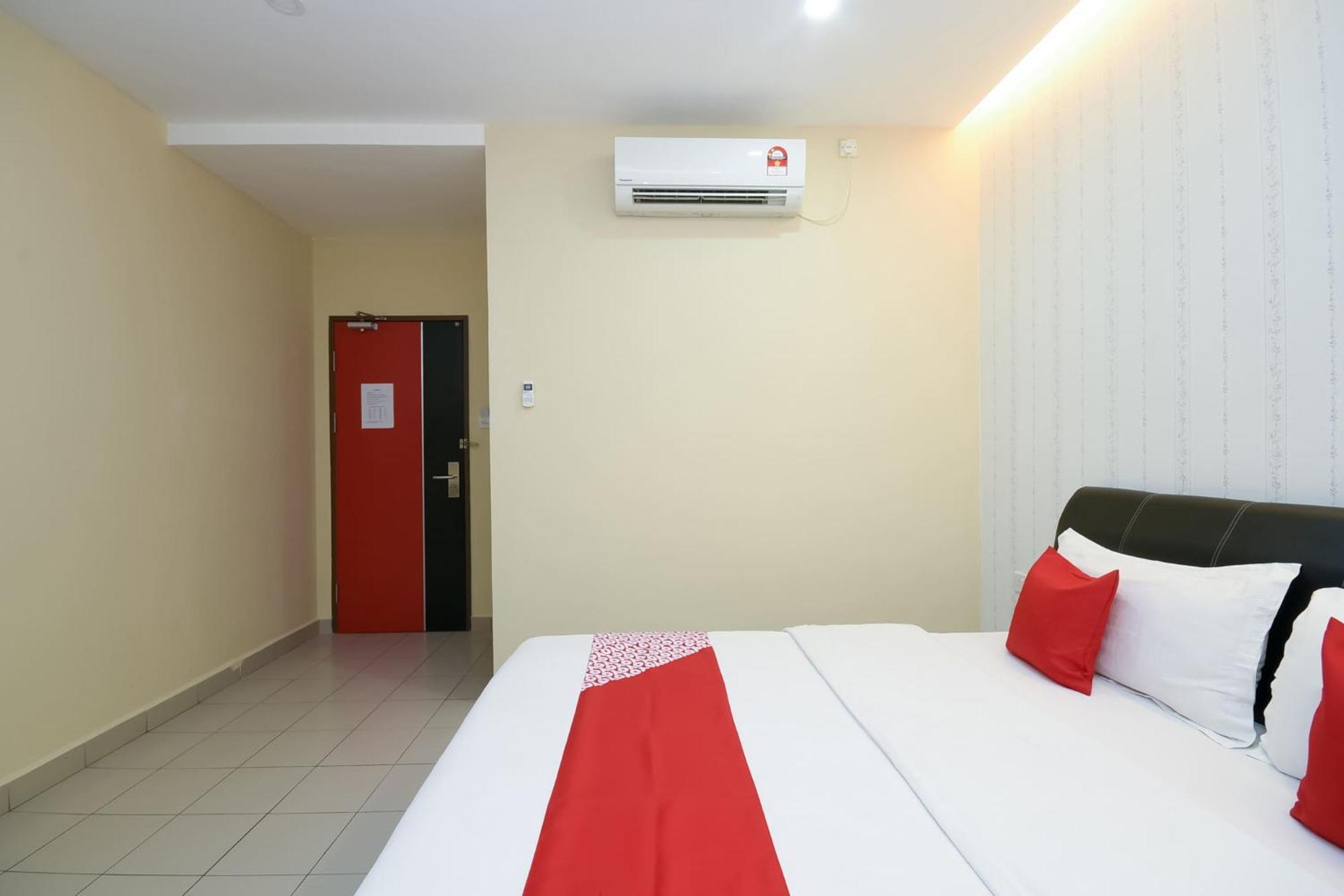 Oyo 89301 Ys Inn Miri Exterior photo