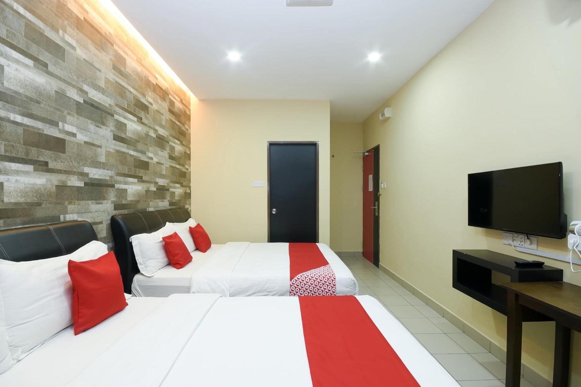 Oyo 89301 Ys Inn Miri Exterior photo