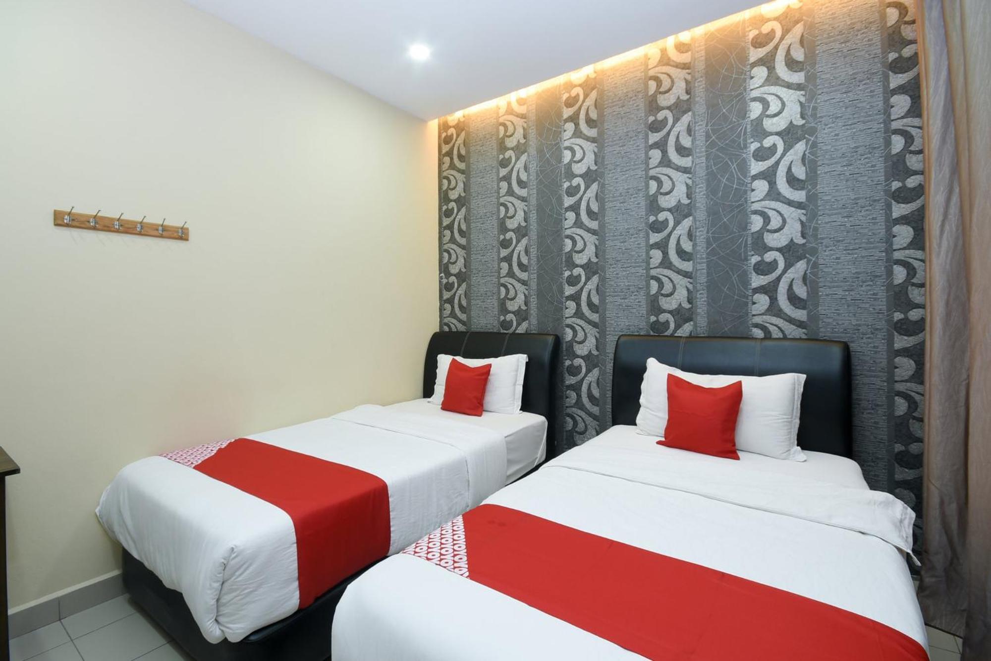 Oyo 89301 Ys Inn Miri Exterior photo