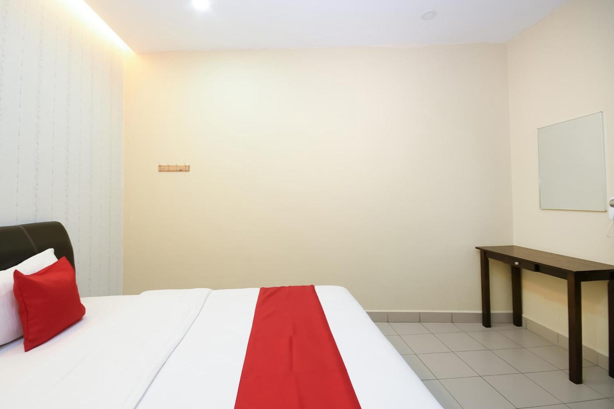 Oyo 89301 Ys Inn Miri Exterior photo